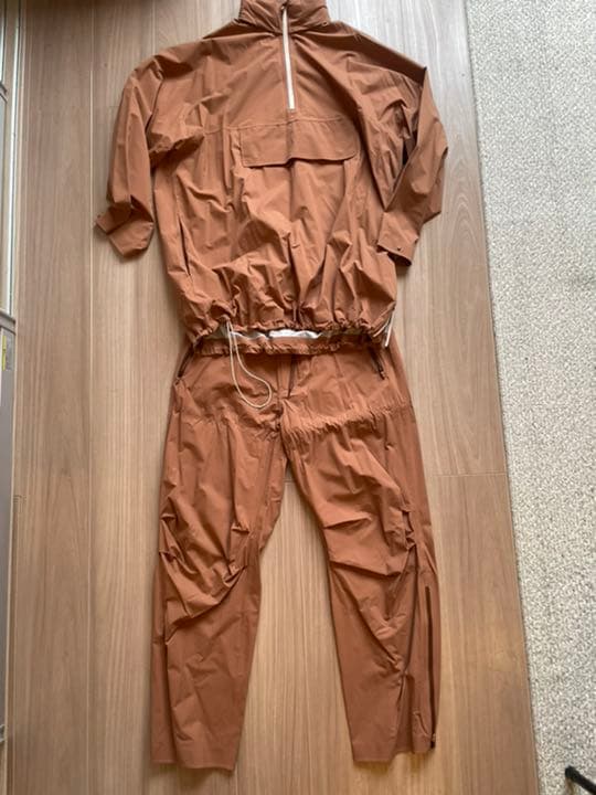 デサントのファッションラインセットアップウェア