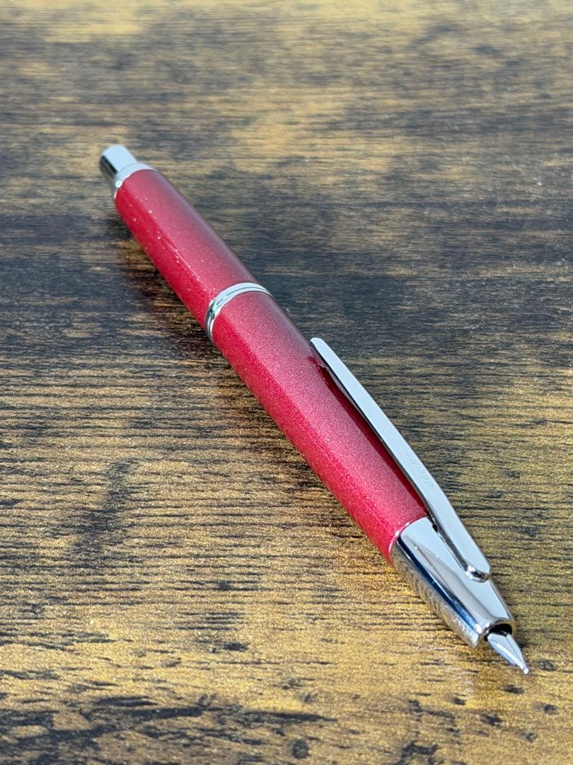 新品未使用　2009年限定　パールレッド 18金　万年筆 キャップレス デシモ