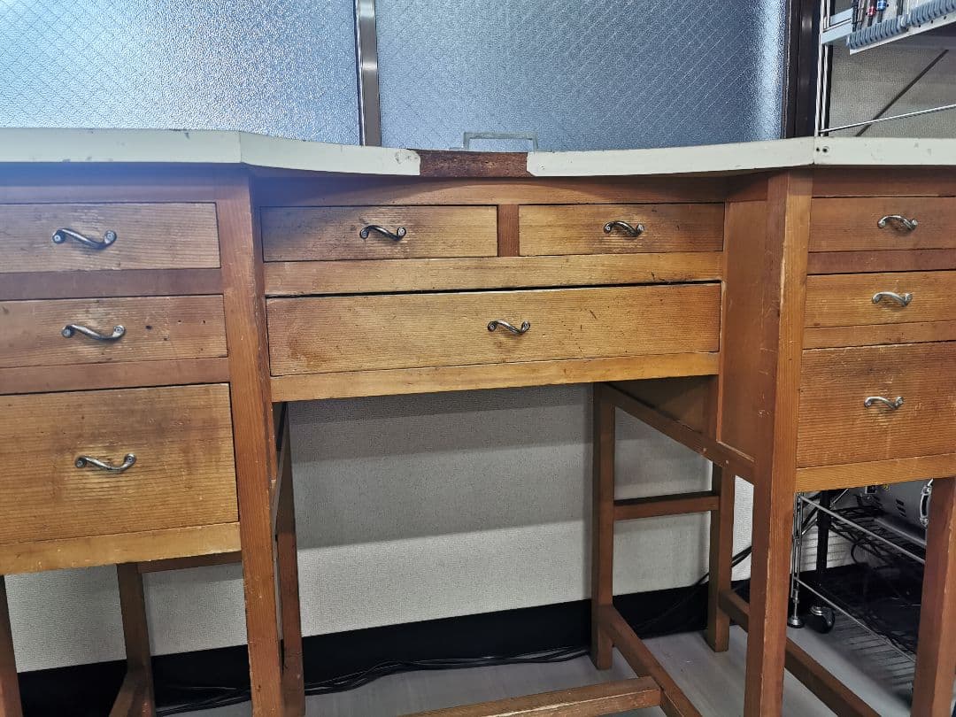 ※m210f 大型の両袖彫金机 アンティーク風 天板白 ジュエリー作成用