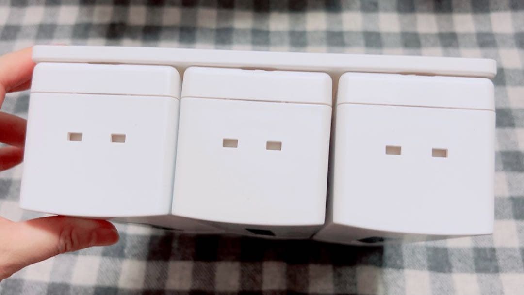 シャンプーボトル 3室　壁掛けタイプ 各400ML 残量確認　白