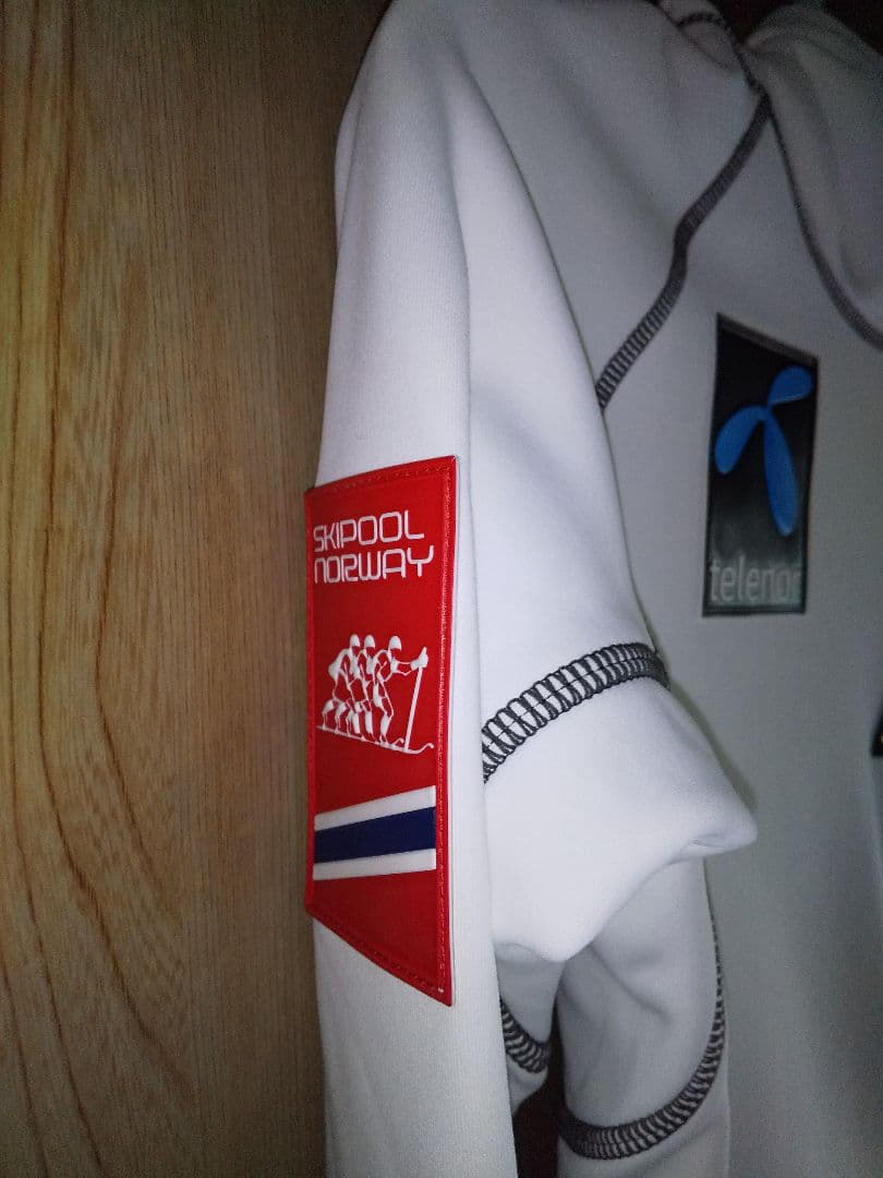 新品タグ付き   PHENIX Norway Teamフード付きフリース S