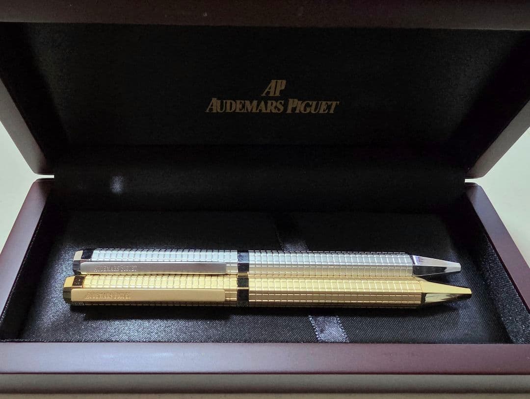 オーデマピゲ　ボールペン　シルバー・ゴールド　2本セット　箱付き　新品