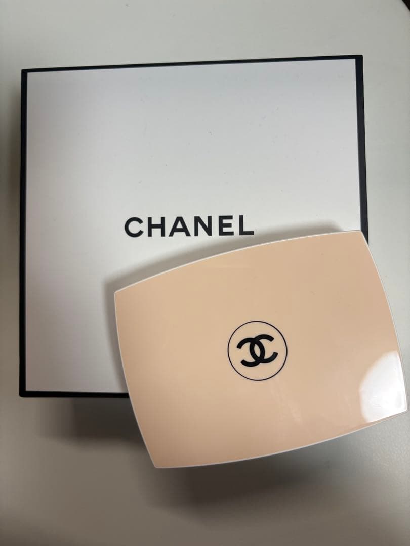 CHANEL LE BLANC パウダーファンデーション 12g 01