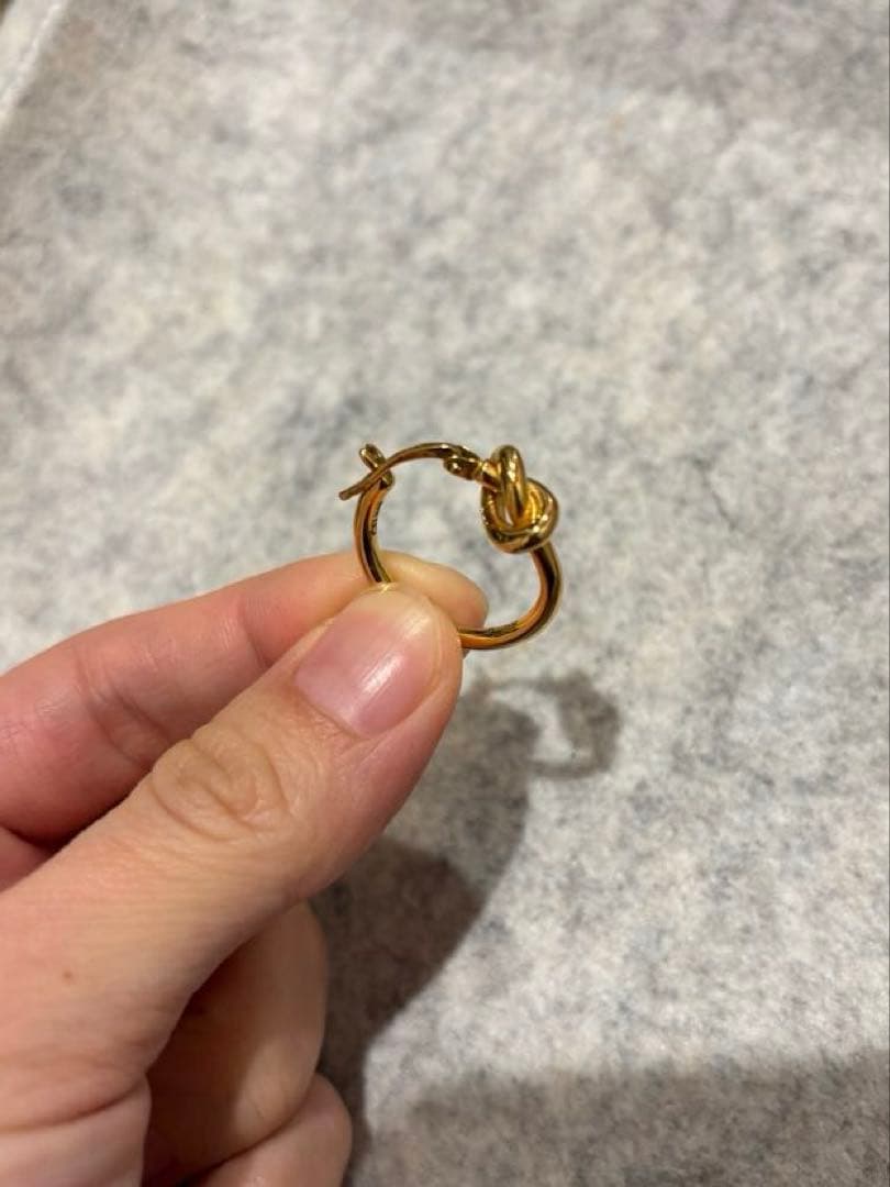 【チャイ】CELINE セリーヌ ノット フープ ピアス 片耳 ゴールド