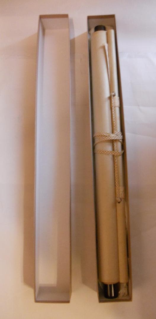 掛け軸 佐高秋光 朱竹に雀 紙本 希少 軸装 茶道具 掛軸 美品 です。