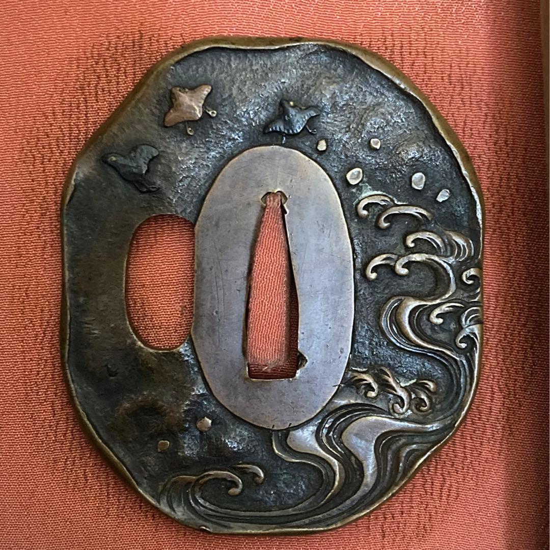 刀剣　刀装具　銘　加納夏雄刻　鍔　波千鳥