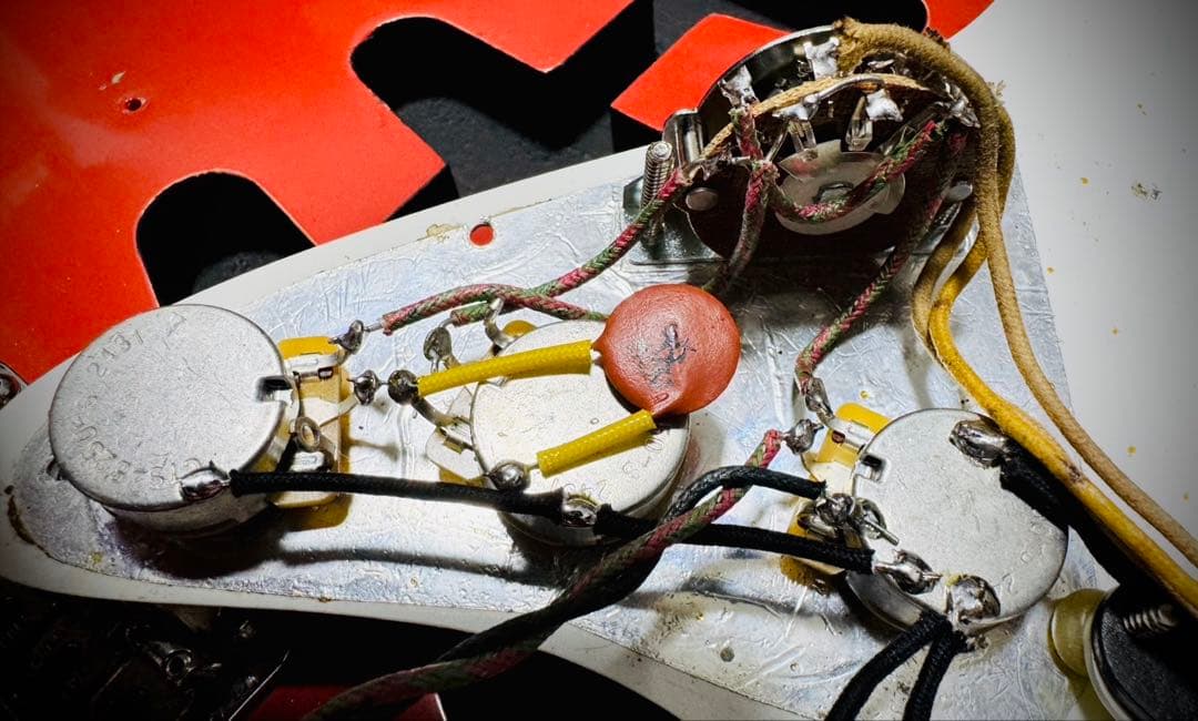 Fender ST62 -TX マルチレイヤー　レリック　リフレット　ラッカー