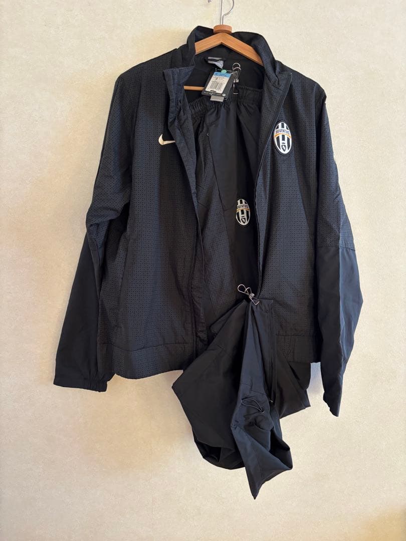 【新品】Juventus 黒 training suits(US size M)