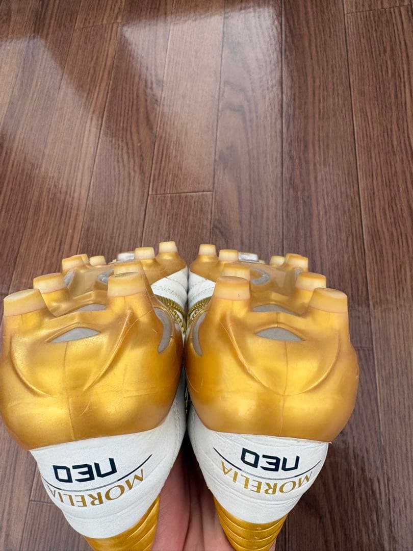 モレリアネオ2 ホワイト✖️ゴールド　VICTORY PACK