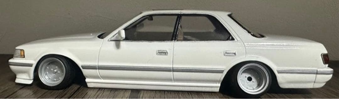 81クレスタ　プラモデル　完成品　1/24