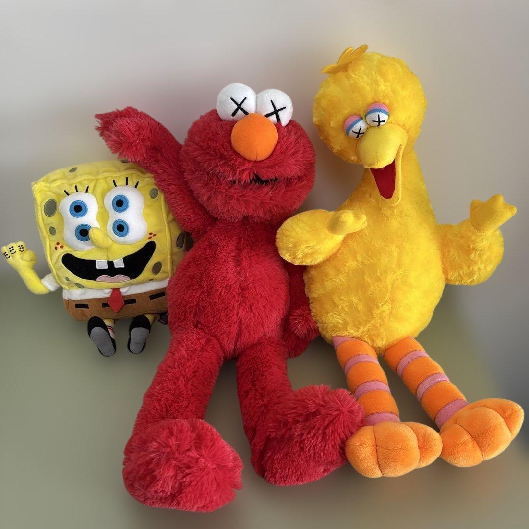 kaws UNIQLO ユニクロ スポンジボブ エルモ ビッグバード ぬいぐるみ