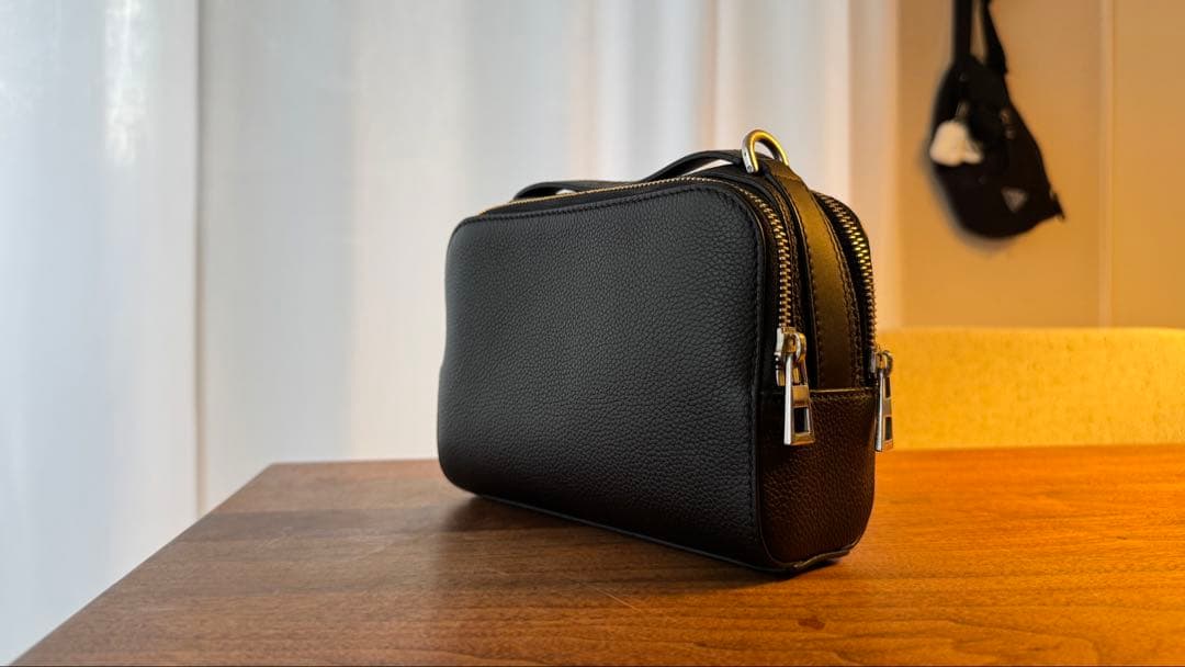 LOEWE ショルダーバッグ カメラバッグ ソフトグレインカーフ ロゴ ブラック