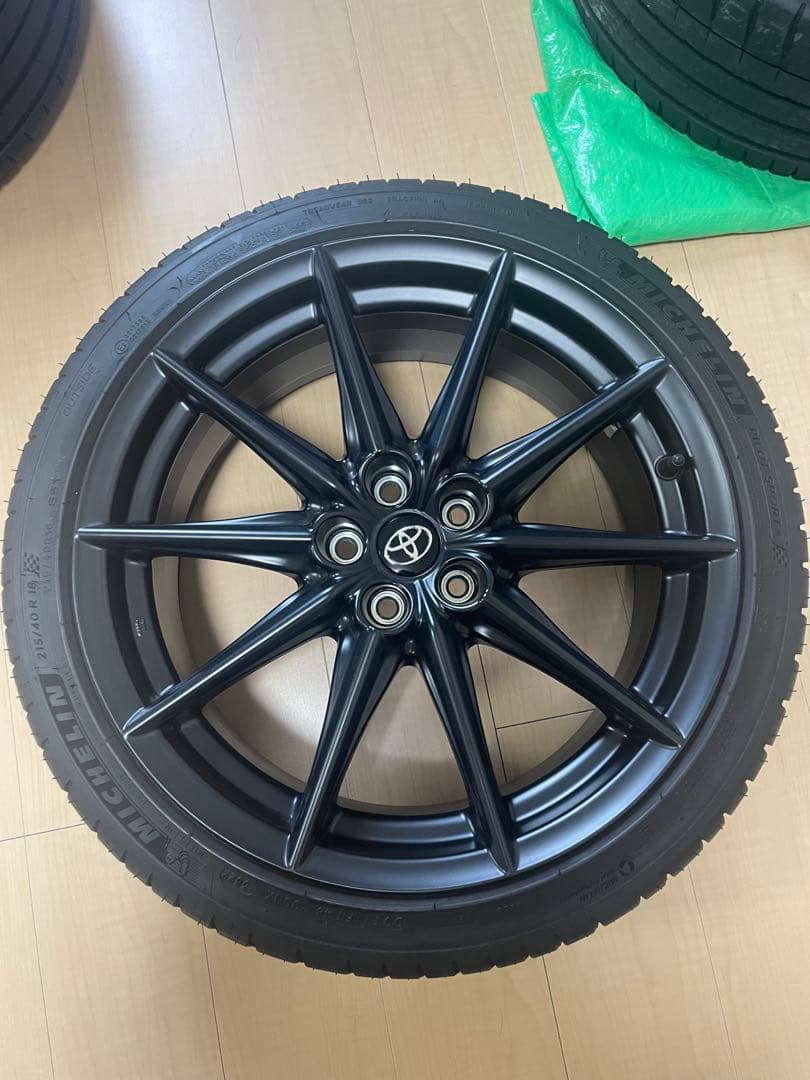 【送料込み】GR86 RZ純正ホイール 4本セット 純正タイヤ付き