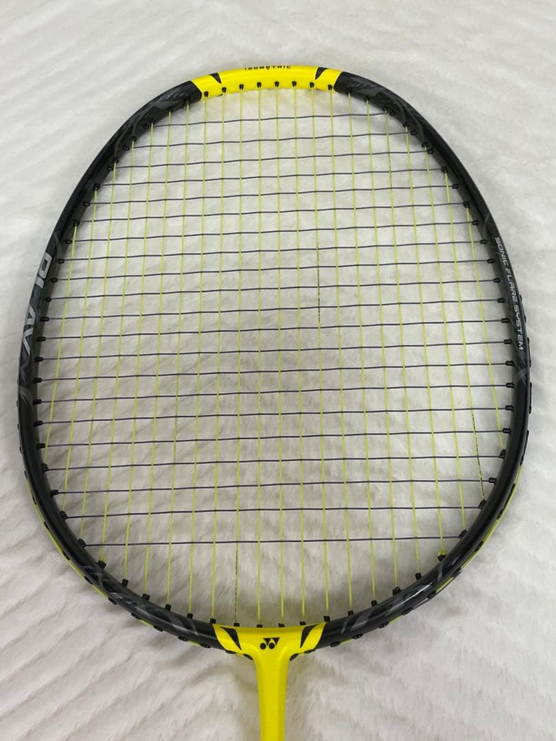 バドミントンラケット　ナノフレア1000PLAY 美品　4UG5