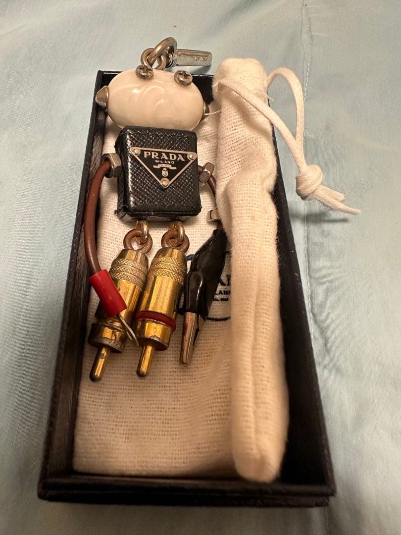 PRADA ロボット型 キーホルダー