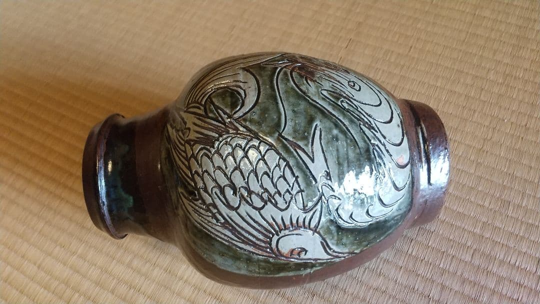 骨董　人間国宝　金城次郎　海老魚紋 高さ27.5cm　共箱