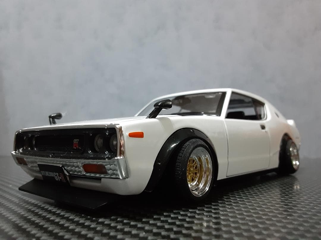 Maisto 1/24 日産 ケンメリ GT-R カスタム改 マークⅢ 金