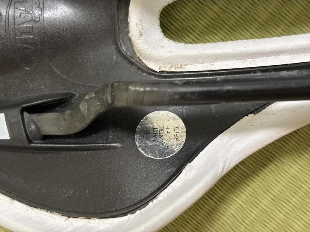 セライタリア SLR Kit Carbonio Flow