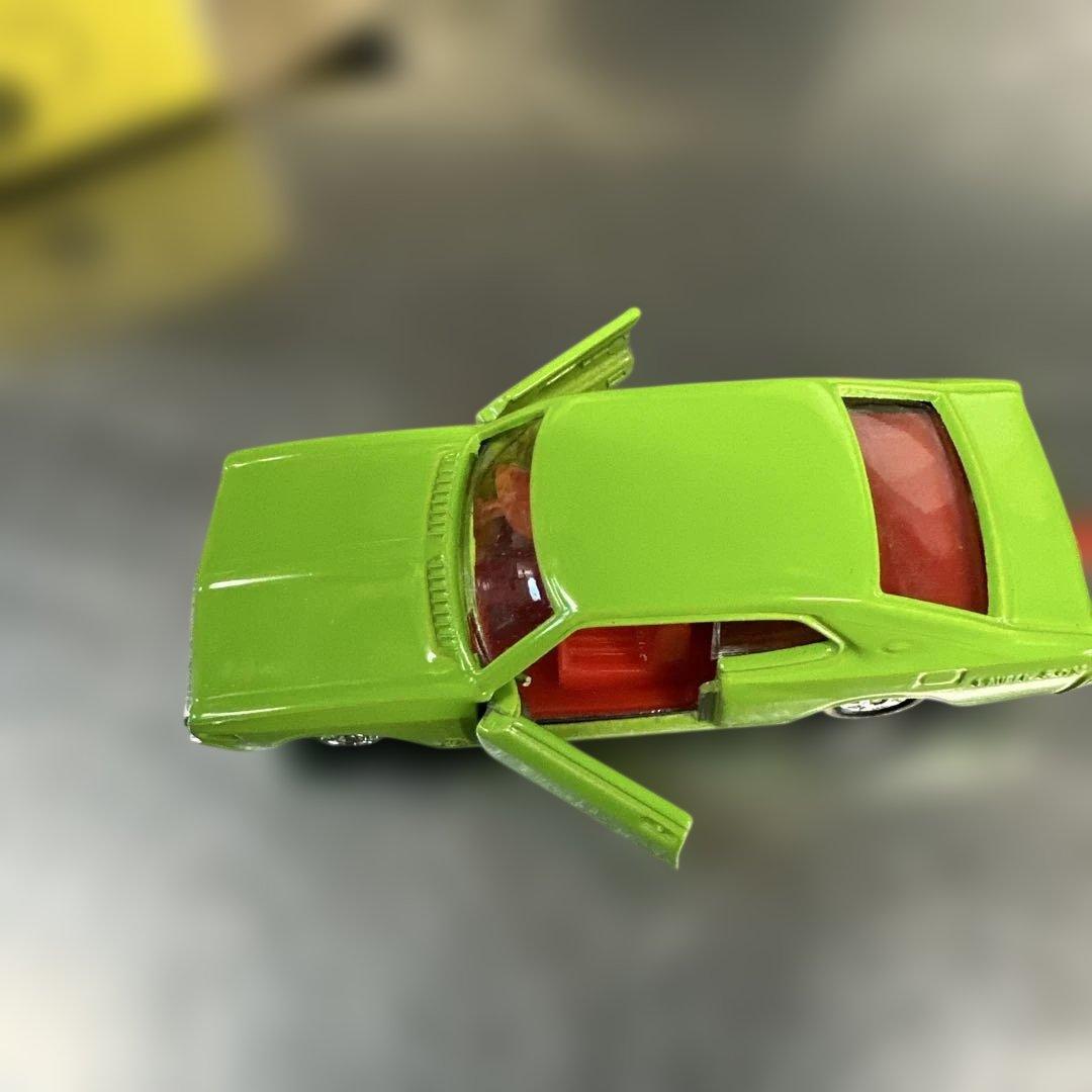 トミカ Nissan Laurel 2000 SGX ミニカーオリジナル黒箱付