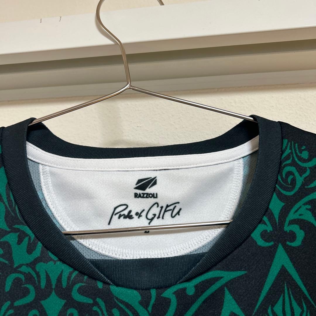 FC岐阜　2025オーセンティックユニフォームL サイン入りでです