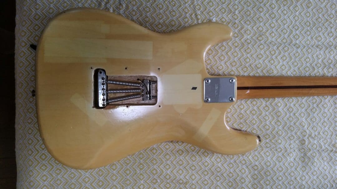 RAVEN 古いビンテージエレキギター　ストラト