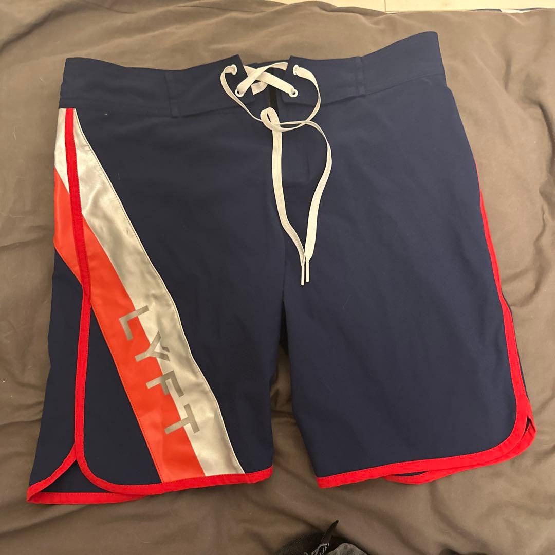 LYFT サーフパンツ ネイビー/レッド