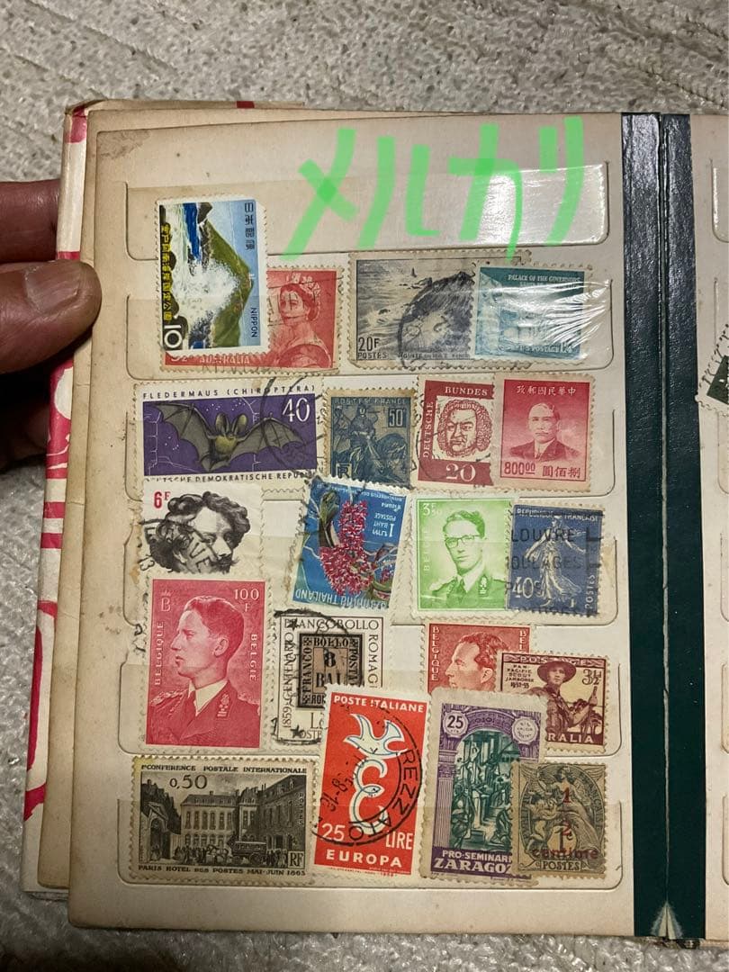 使用済み外国切手／157枚程。日本の切手も少々。【古い時代の切手ばかりです】。