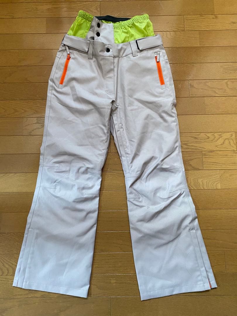 超美品　ACT VERSION スノボ　スノーボード　ウェア　Ｍ