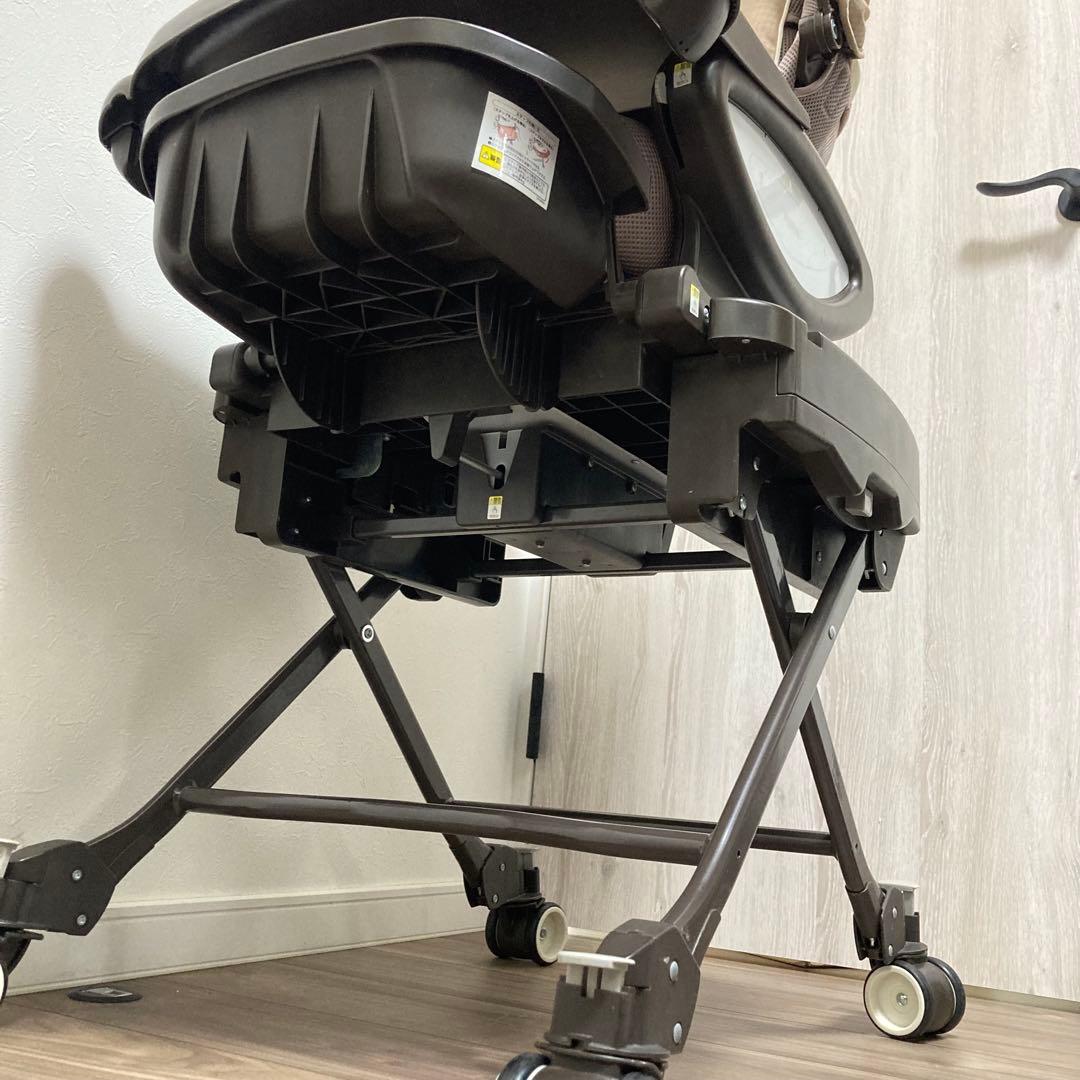 アップリカ　ユラリズム　オート　プレミアム　ベージュ