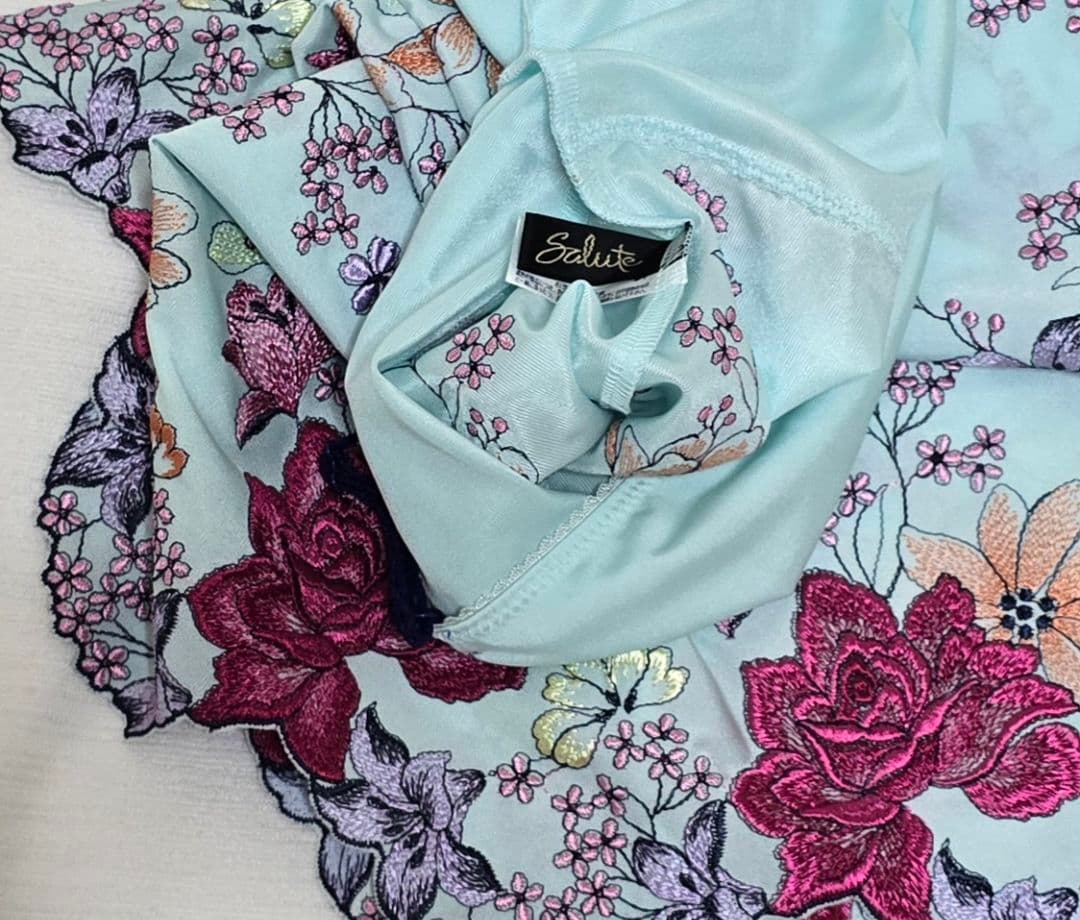 Salut 花柄刺繍 キャミソール 水色