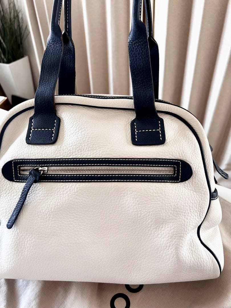 【HOGAN ホーガン】ホワイトレザーバッグ　イタリア発の高級ブランド