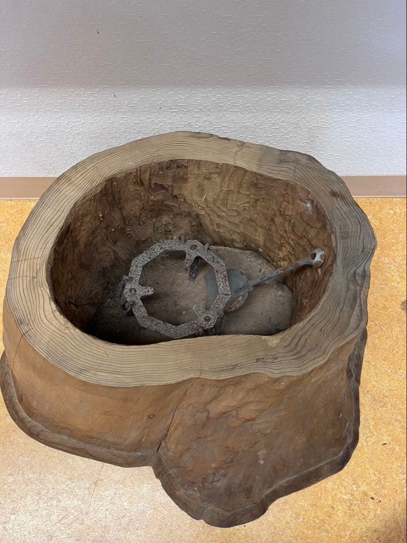 火鉢　アンティーク家具　くりぬき火鉢　切り株　囲炉裏