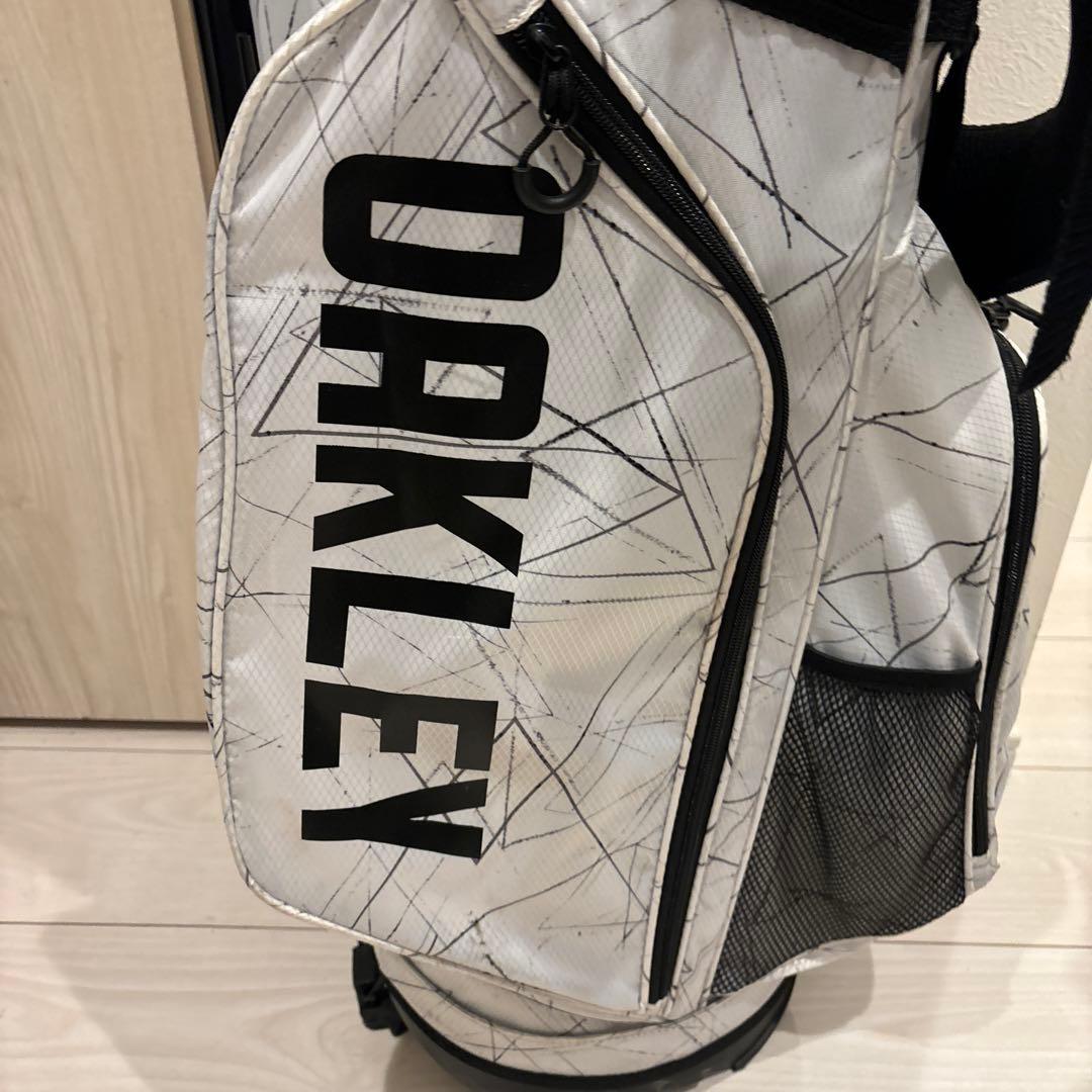 OAKLEY キャディバッグ ホワイト/ブラック