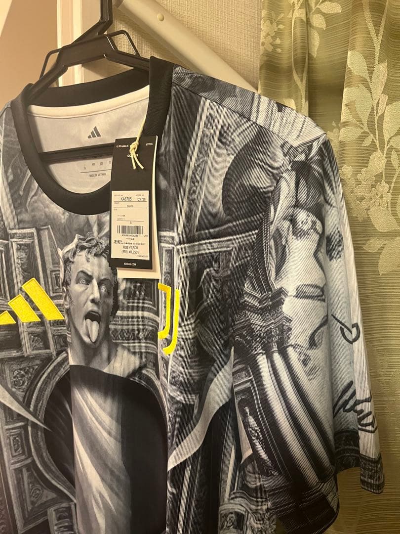 【ラスト一点】25-26 ユベントス プレマッチジャージー S