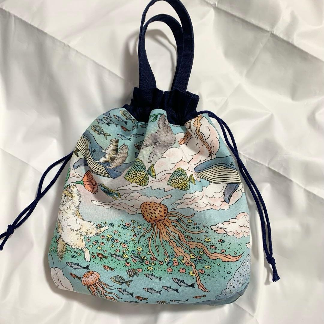 ハンドメイド　トートバッグ　巾着バッグ　おとぎの国の猫と仲間たち　ネイビー