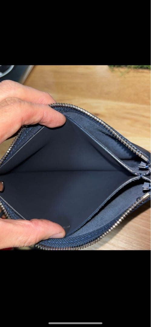 ワイルドスワンズ　 ネイビーのレザーショルダーバッグ