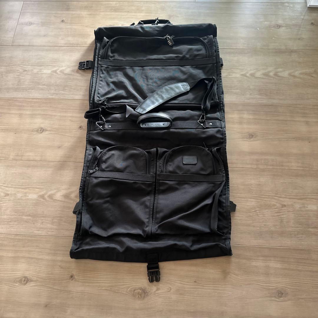 TUMI ガーメントケース