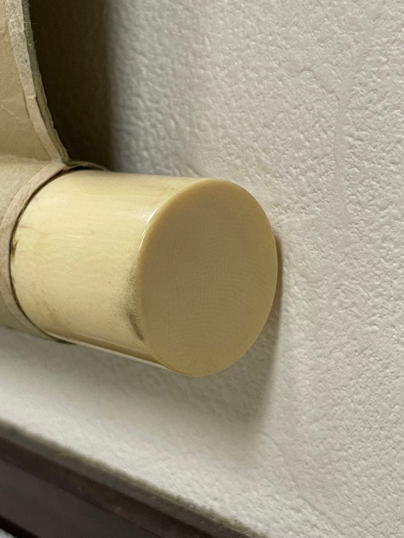 日本画 　熊斐銘　孔雀図 掛軸　肉筆　絹本　時代箱付　古美術 4C06-11