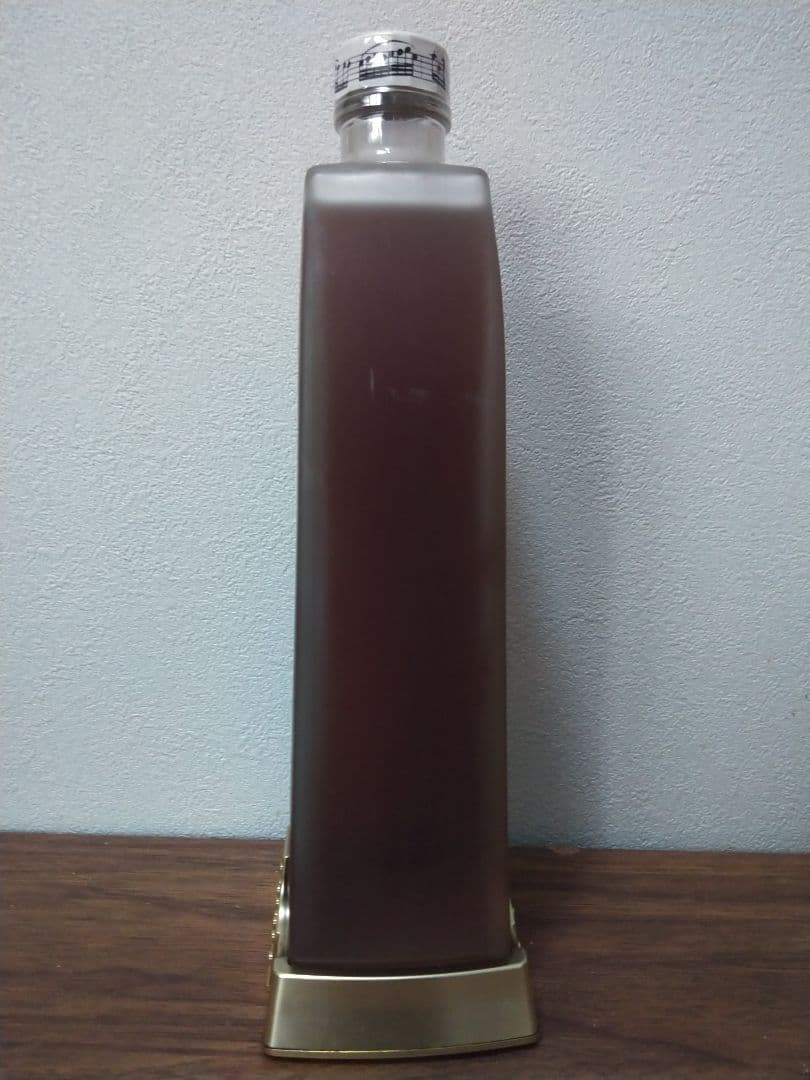 最安値【入手困難】サントリー 『響』 楽器ボトル リラギター型 台座付き