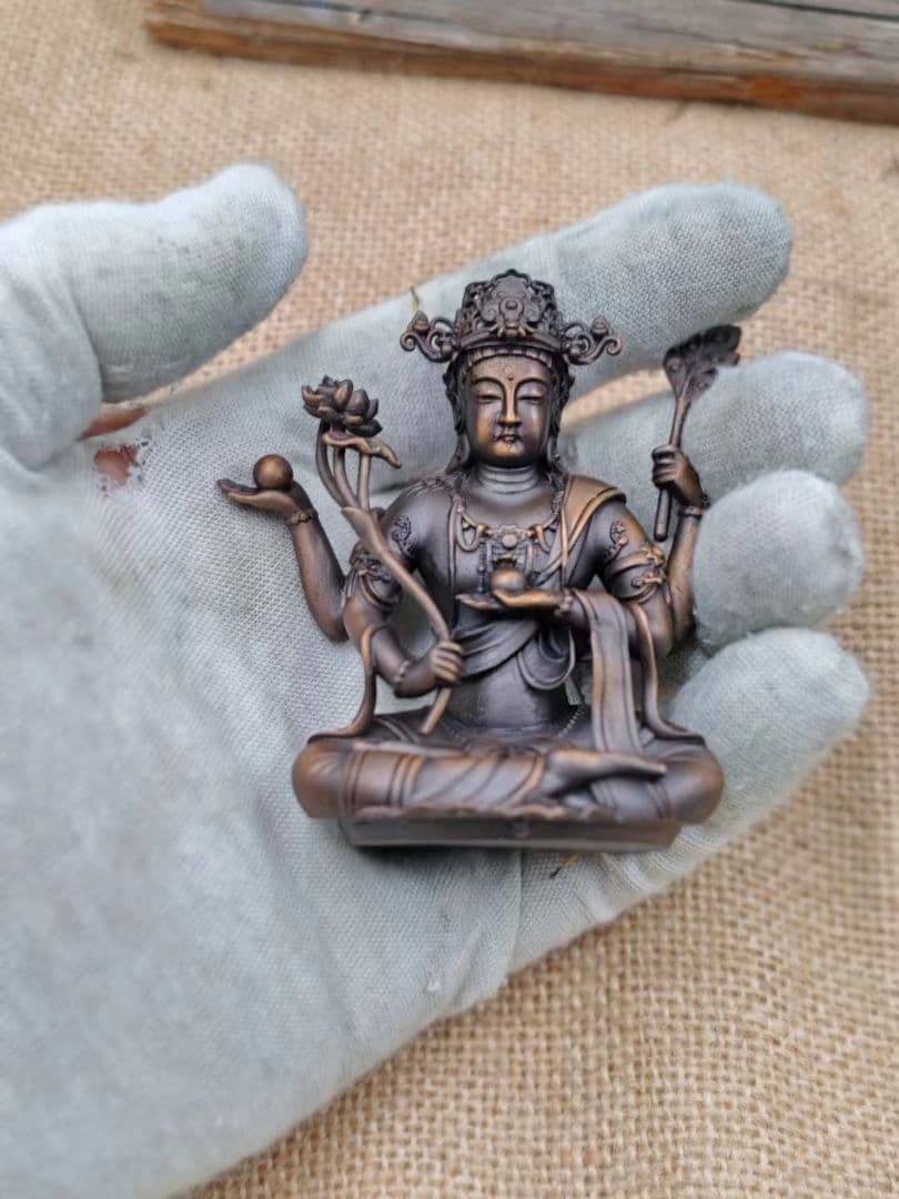 【修縁堂】真言宗 仏像 仏具 孔雀明王 置物 内蔵版 18CM