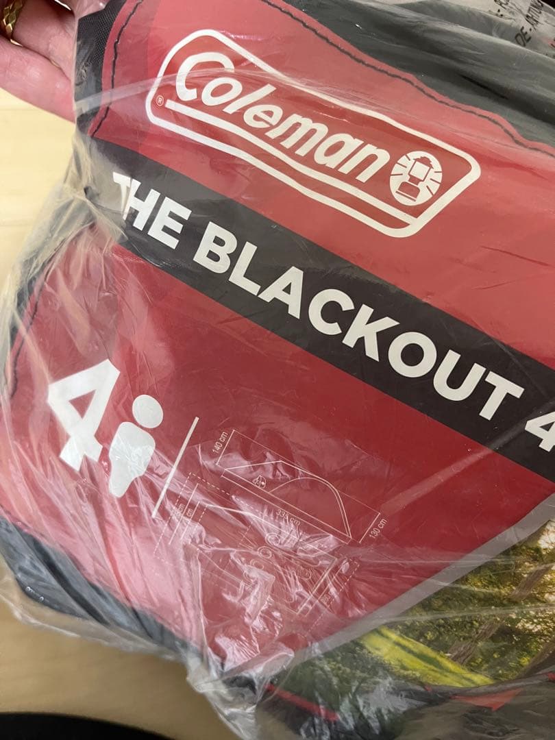 コールマン　ブラックアウト4 テント　赤黒