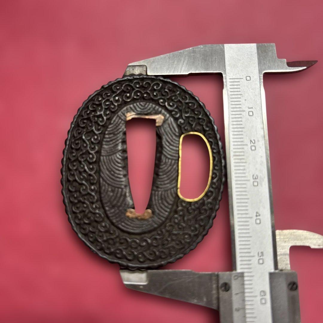 鉄鍔 波模様 木製ケース付き