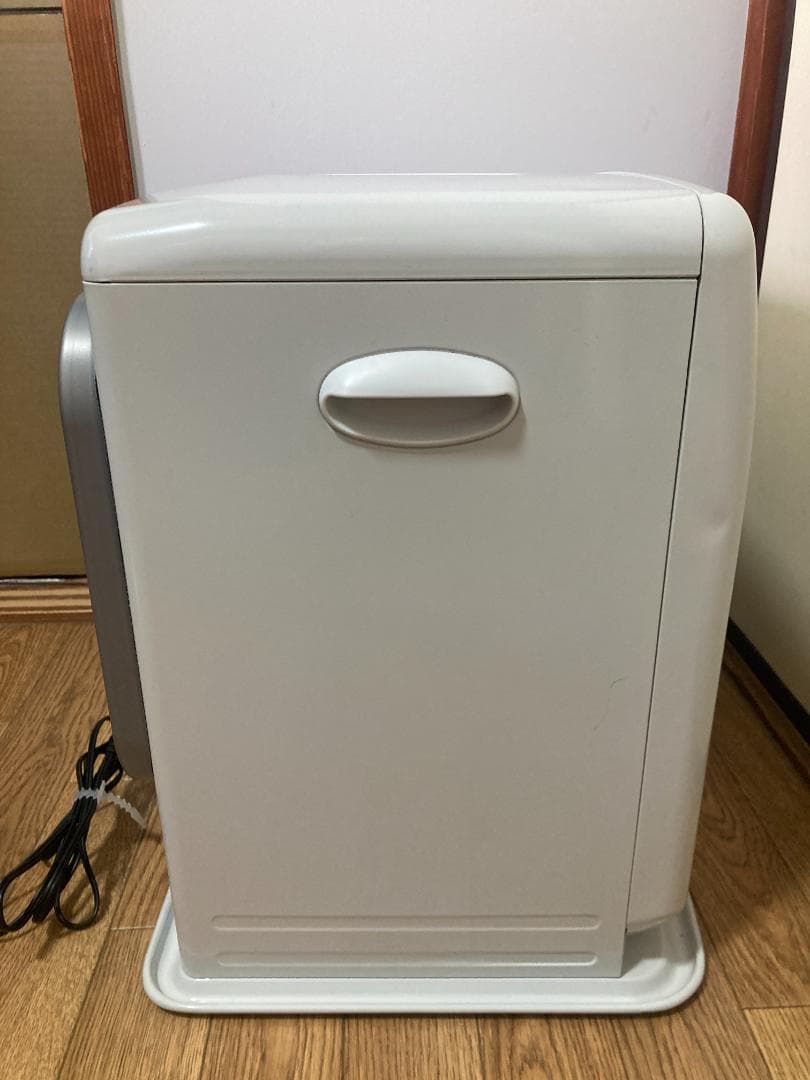 ★美品★9.0L■2019年製 ダイニチ　石油 ファンヒーターFW-D5619L