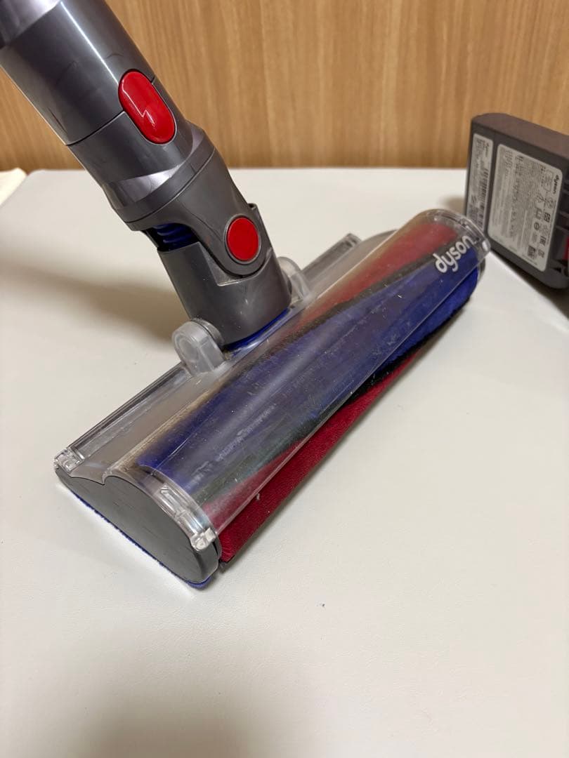 【中古】Dyson SV11コードレスクリーナー　ダイソン