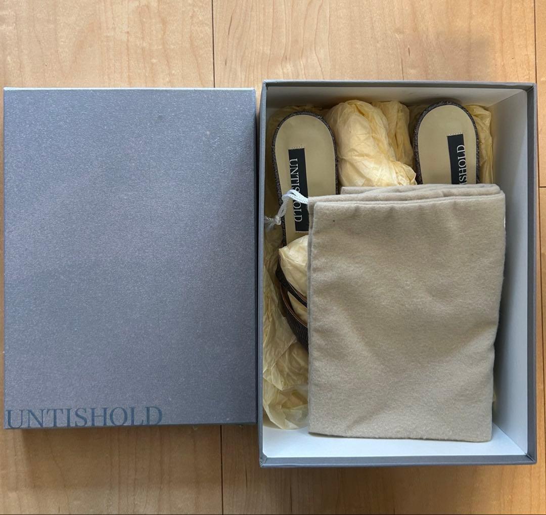 【美品】アンチショルド　ローラ　38