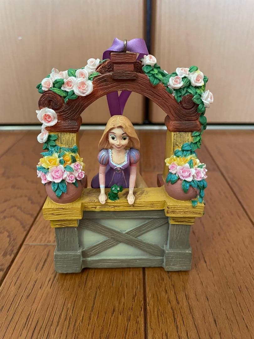 ラプンツェル パスカル　オーナメント フィギュア
