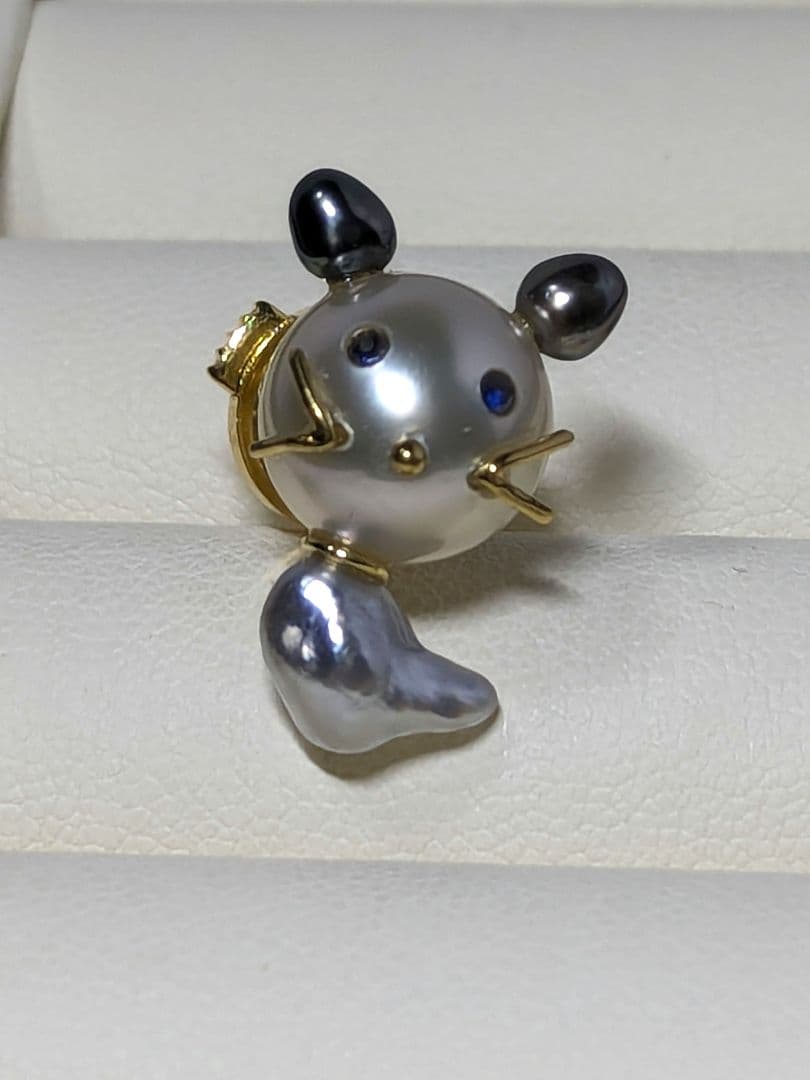 AC41 K18　芥子　白蝶黒蝶真珠　ケシ　猫ちゃん　サファイア　ピンブローチ