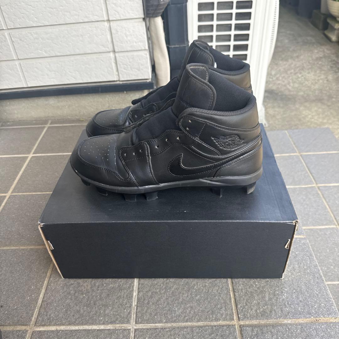 Nike ブラック ハイカット スパイク