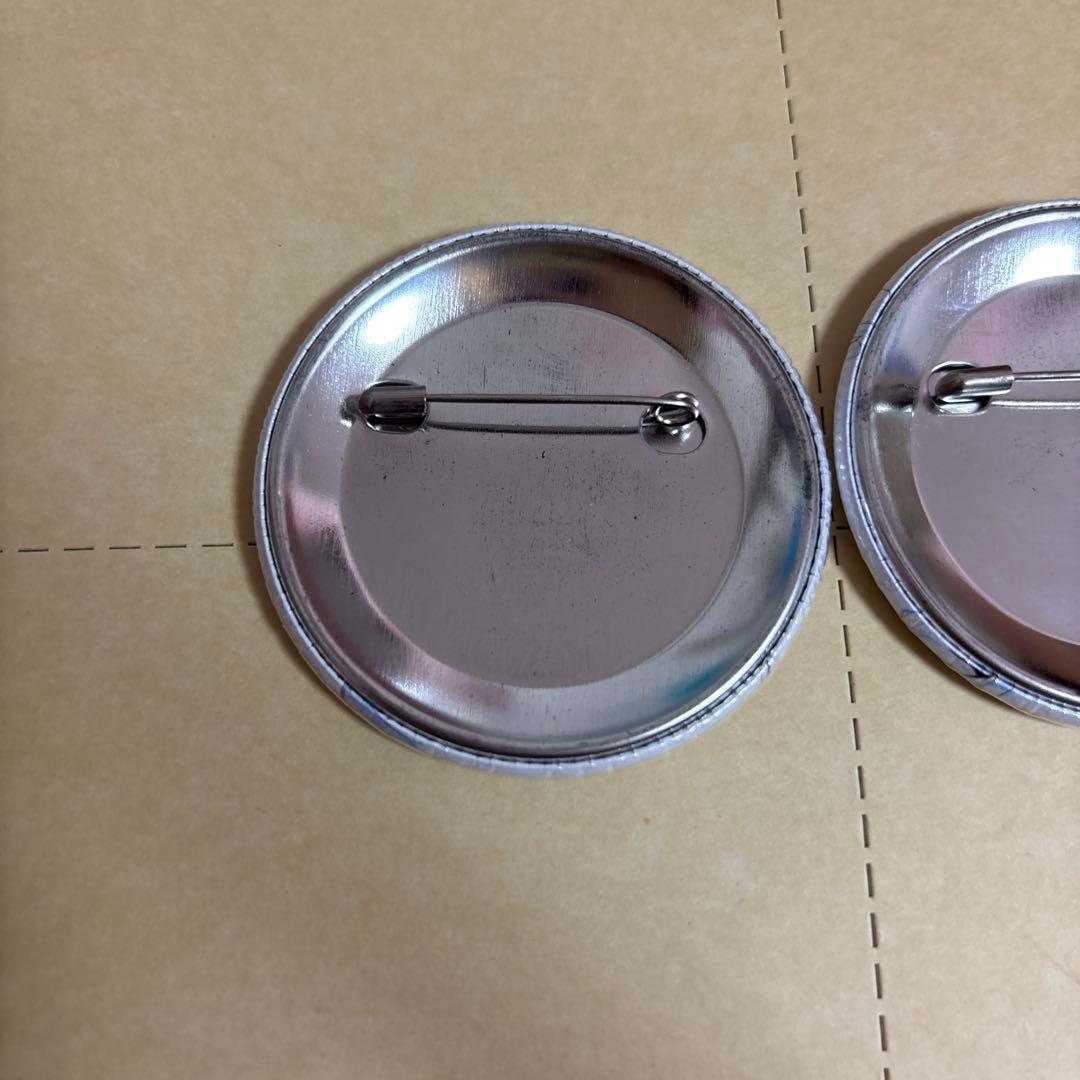 【※キズ・汚れあり】進撃の巨人 缶バッジ エレン リヴァイ 2点セット