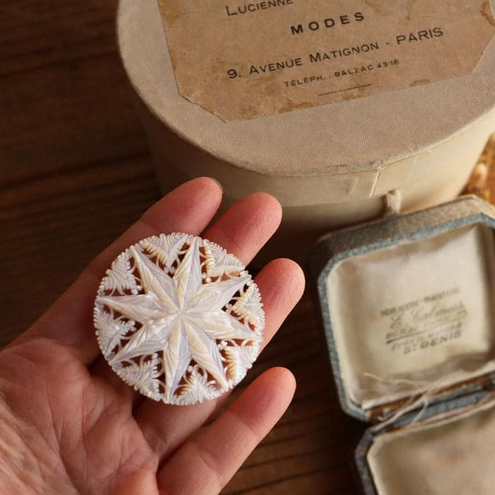 【26】ベツレヘムパール ブローチ 48mm 八芒星 マザーオブパール